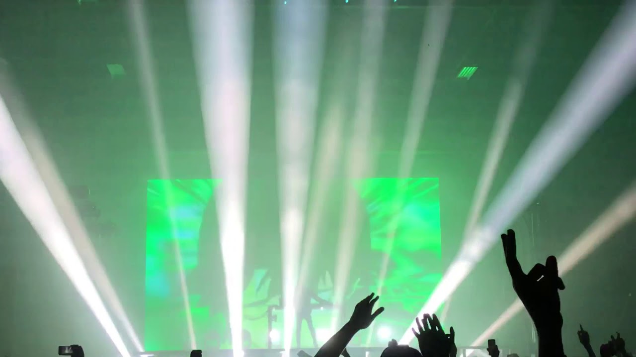 Duvet - Bôa (ScummV Remix, Virtual Self Edit) | Live Brooklyn, NY 2017