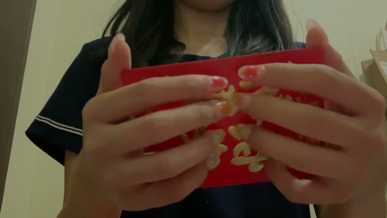 first time trying asmr (random triggers)