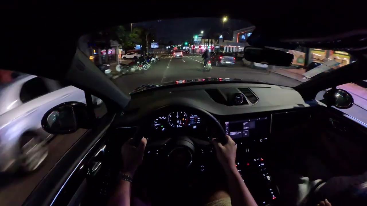 PRIMEIRO ROLE DE PORSCHE MACAN 0KM