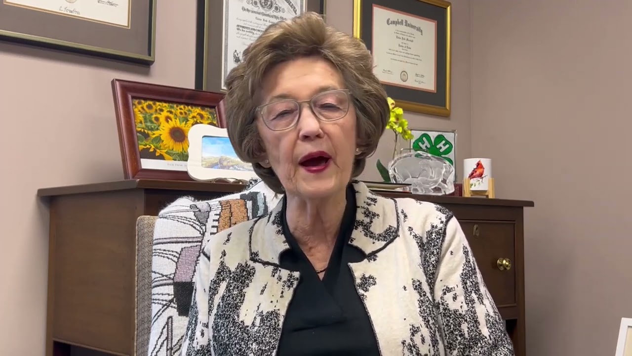 北卡州务卿 Elaine Marshall 祝贺南北卡亚太裔联合商会更名成立