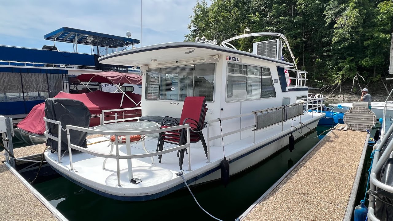 Houseboat for sale on Dale Hollow 1985 Gibson 12 x 36