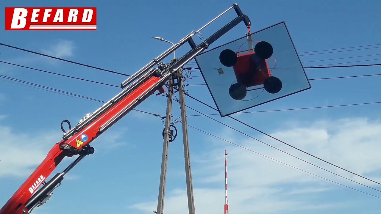 Praca żurawiem na przyczepie BEFARD BEFARD XJ TRAILER CRANE