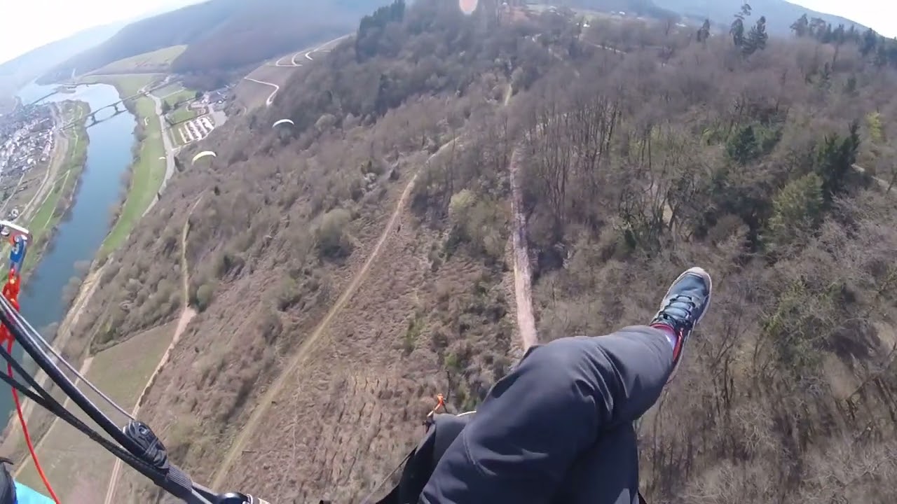 Gleitschirm fliegen Mosel ( uncut )