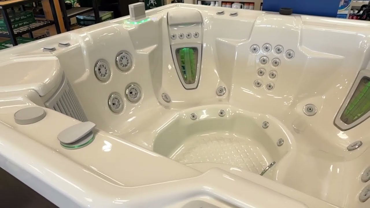 Hot Tub Spotlight - Vanguard