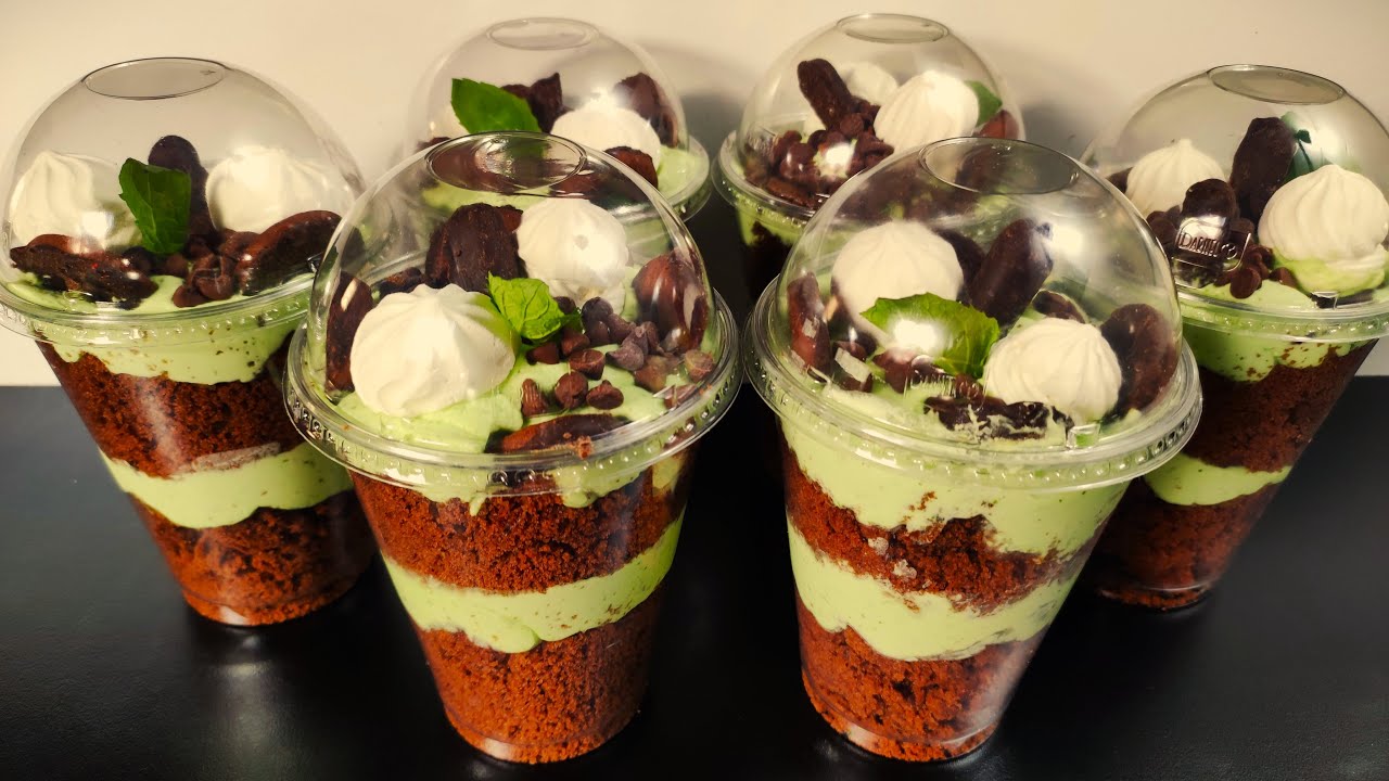 Postres de menta y chocolate para negocio