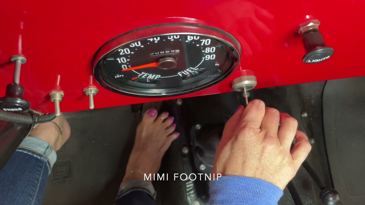 Attempting to Start My 1962 Jeep CJ5 Barefoot