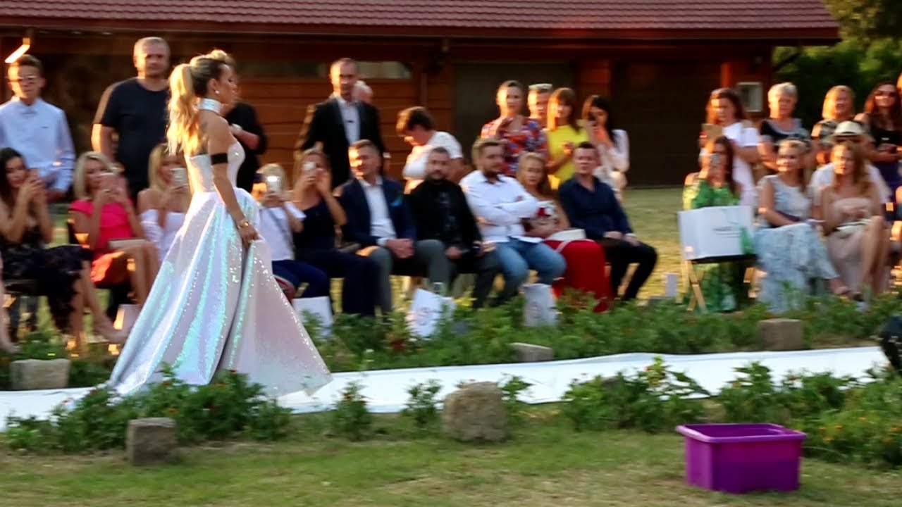 Doda rozpoczyna pokaz Patrycji Kujawy w momencie, jak dowiedziała się nagle o śmierci swojej babci