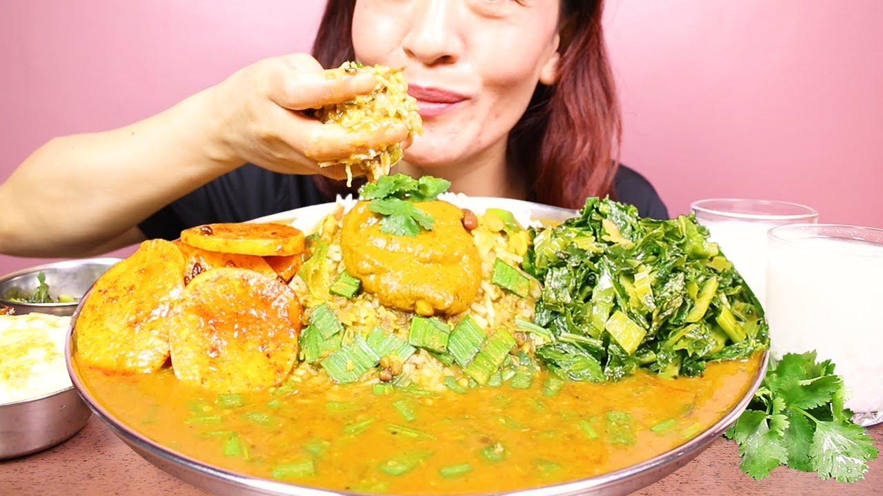 Eating Spicy Daal Chawal, Saag, Muli/Radish Achar, Tomato Chutney #ASMR/EATING SHOW MUKBANG