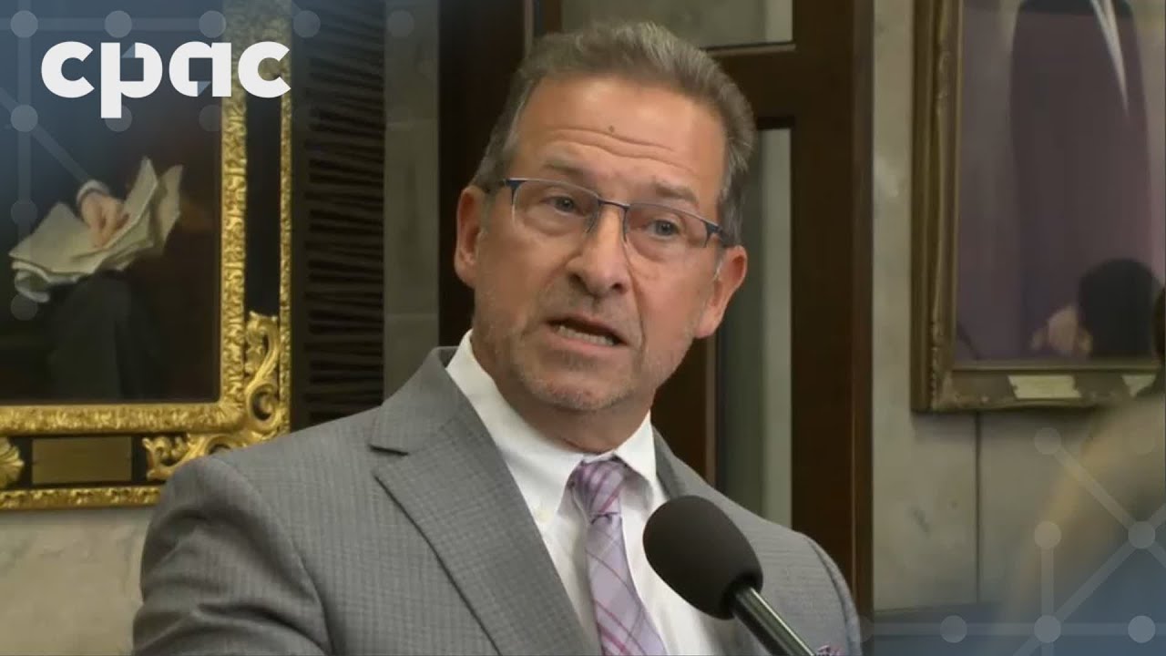 Le chef du Bloc Qu&eacute;b&eacute;cois Yves-Fran&ccedil;ois Blanchet parle aux journalistes &ndash; 22 octobre 2025