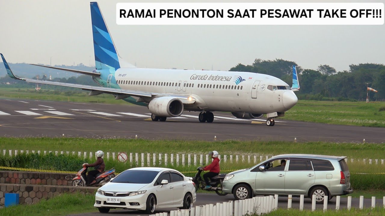 Keramaian Ujung Runway 08 Bandara Adi Soemarmo Saat Pesawat garuda Indonesia Boeing 737 Take Off!!!