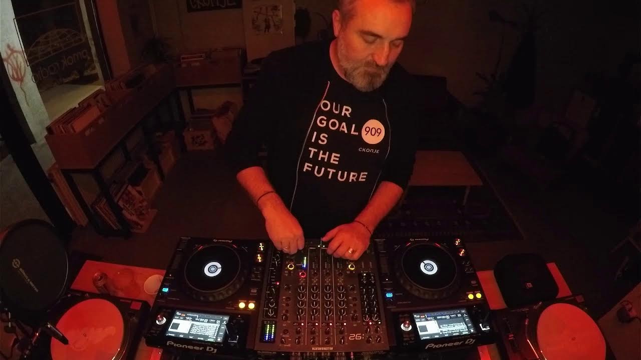 Sektor 909 Mix Show w/ Uzun Baba
