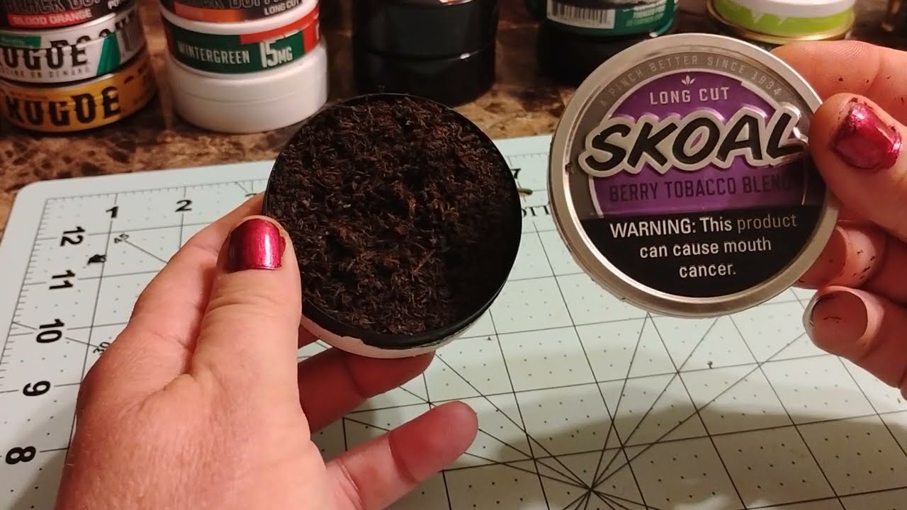SKOAL Berry Blend Long Cut Dip Review