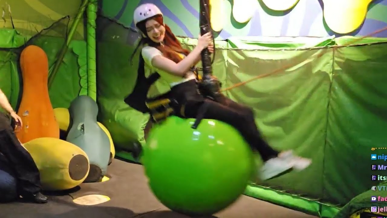 itsKatchii - Wrecking Ball (Official Music Video)