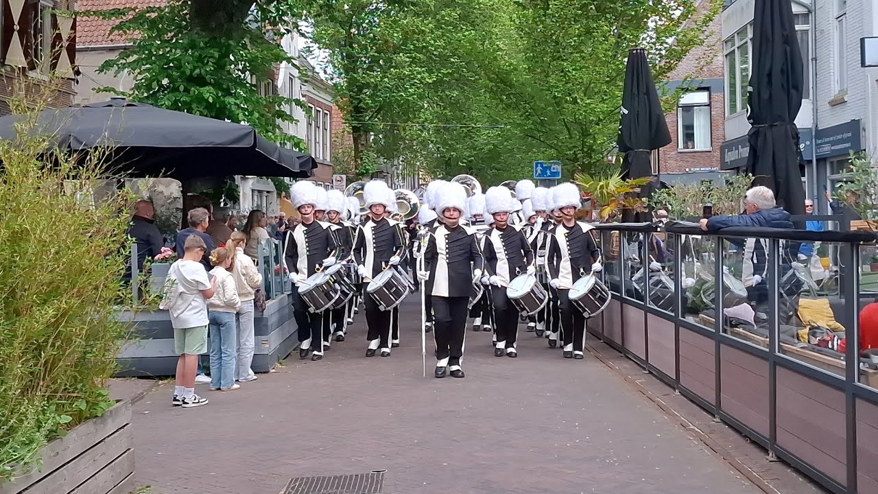 Advendo Sneek 2025 - Streetparade Harlingen