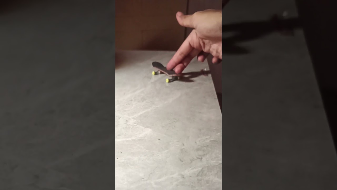 31mm is really fun size to ride #fingerboard #fingerboarding #skateboard #skateboarding #techdeck