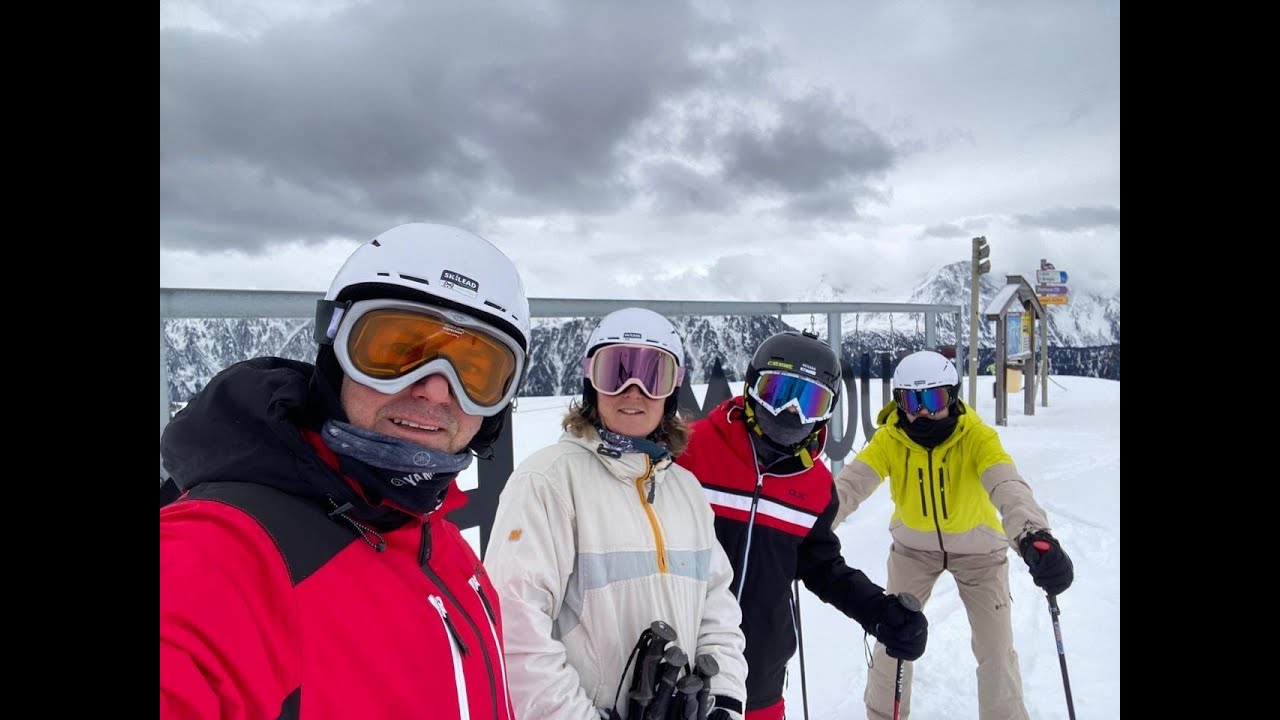Skiing 2025