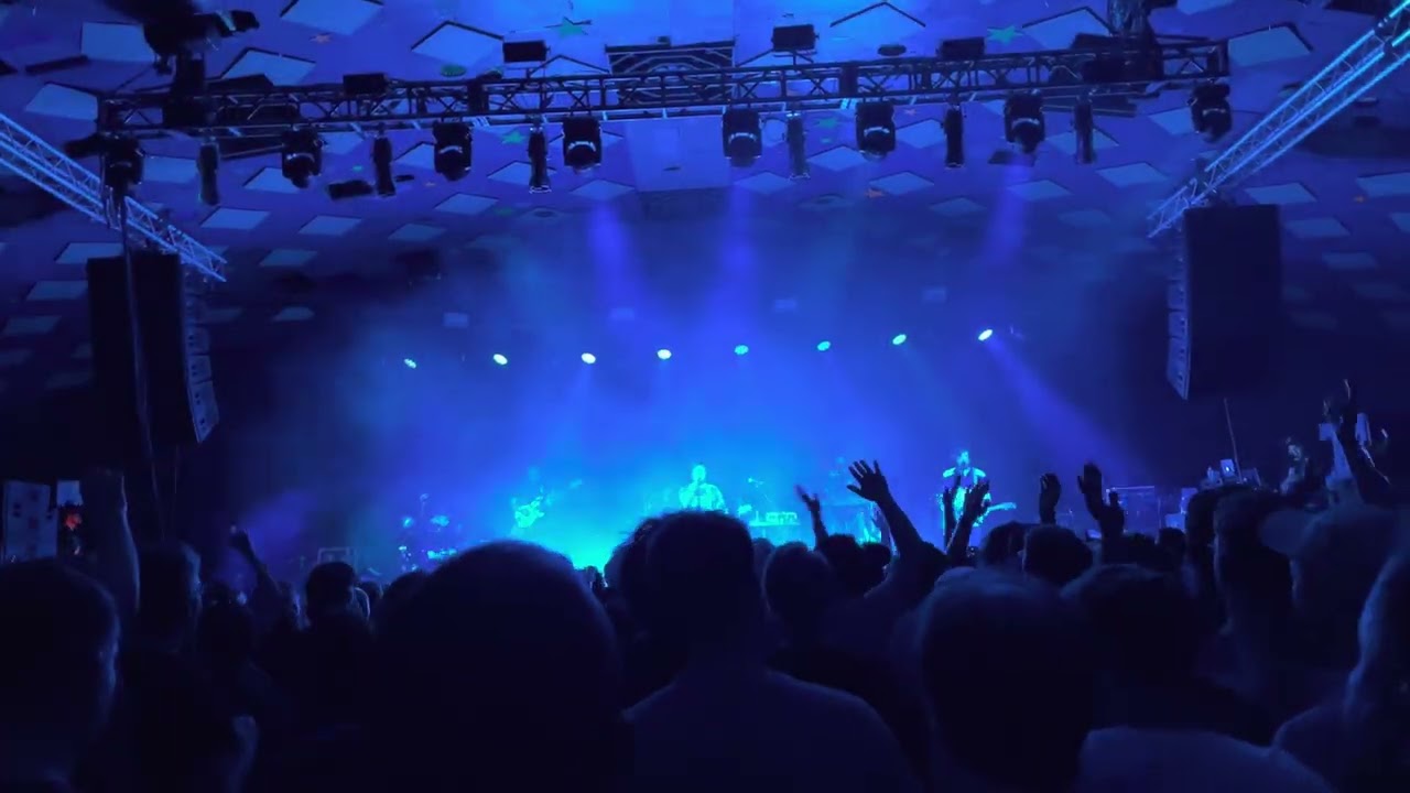Modest Mouse - Float On (live 20th July 2022, Barrowland)