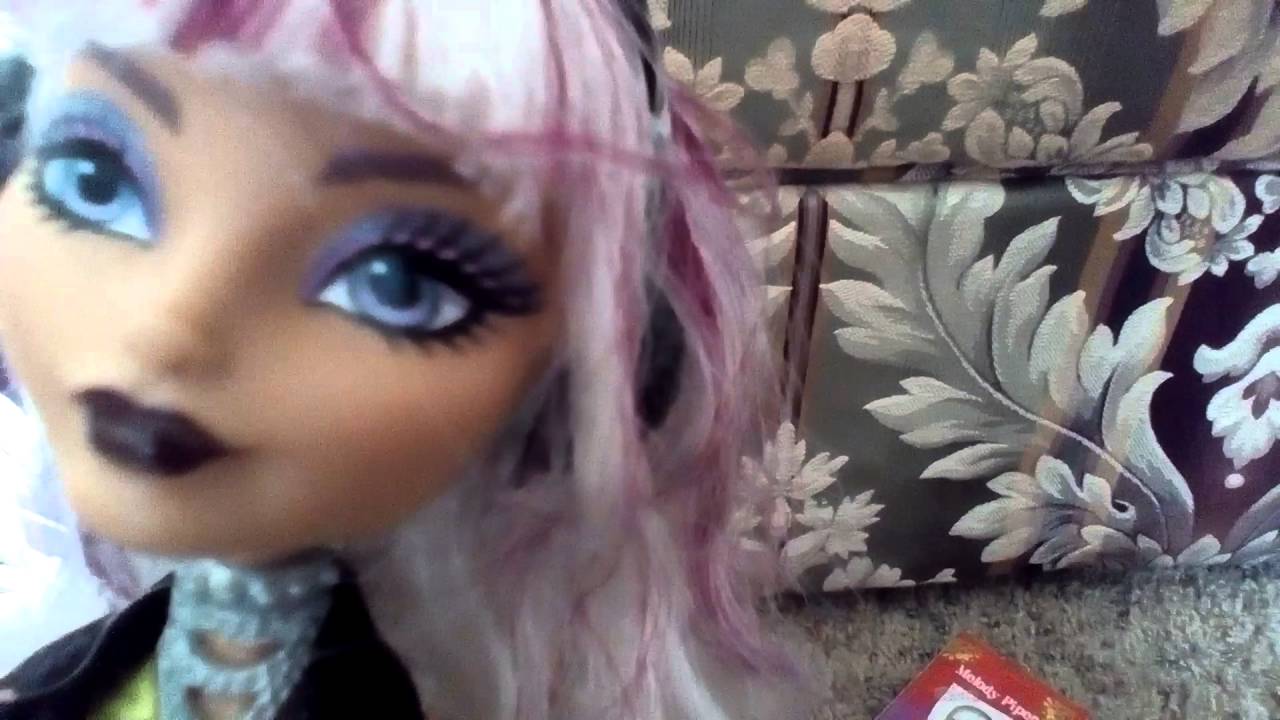 Melody Piper doll review  and randomness