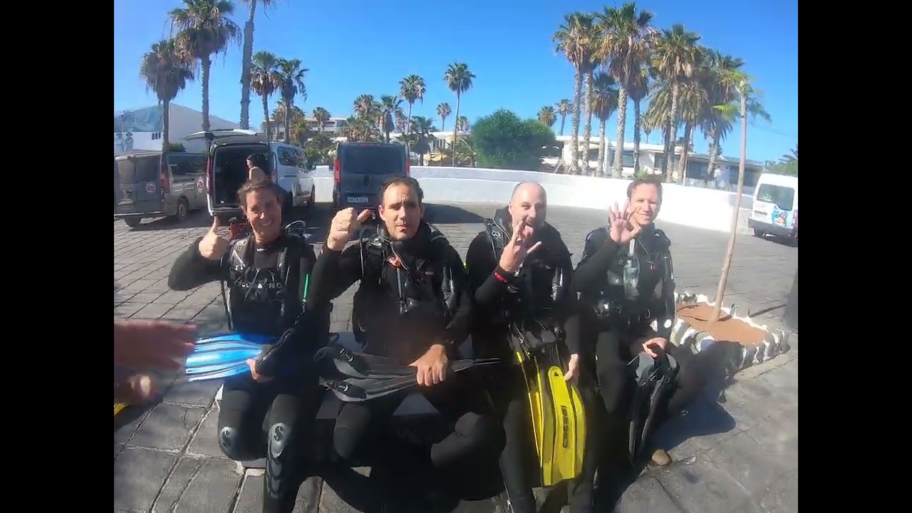 Lanzarote. E.S.I. 40 años. Bautizo Buceo con Botella.