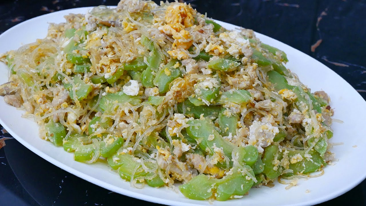 มะระผัดไข่ใส่วุ้นเส้นหมู ผัดแบบบ้านๆ หอมฟุ้ง ขมน้อยๆ ชวนกินสุดๆ