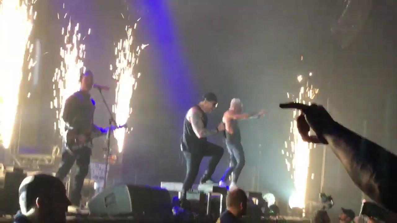 Hollywood Undead - Heart Of A Champion @ live Budapest Aréna 2020, Budapest , Hungary
