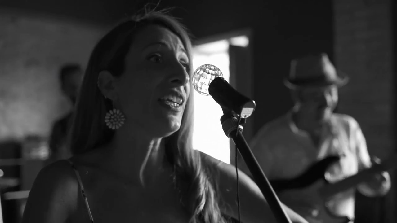 Mary Flowers - Favola