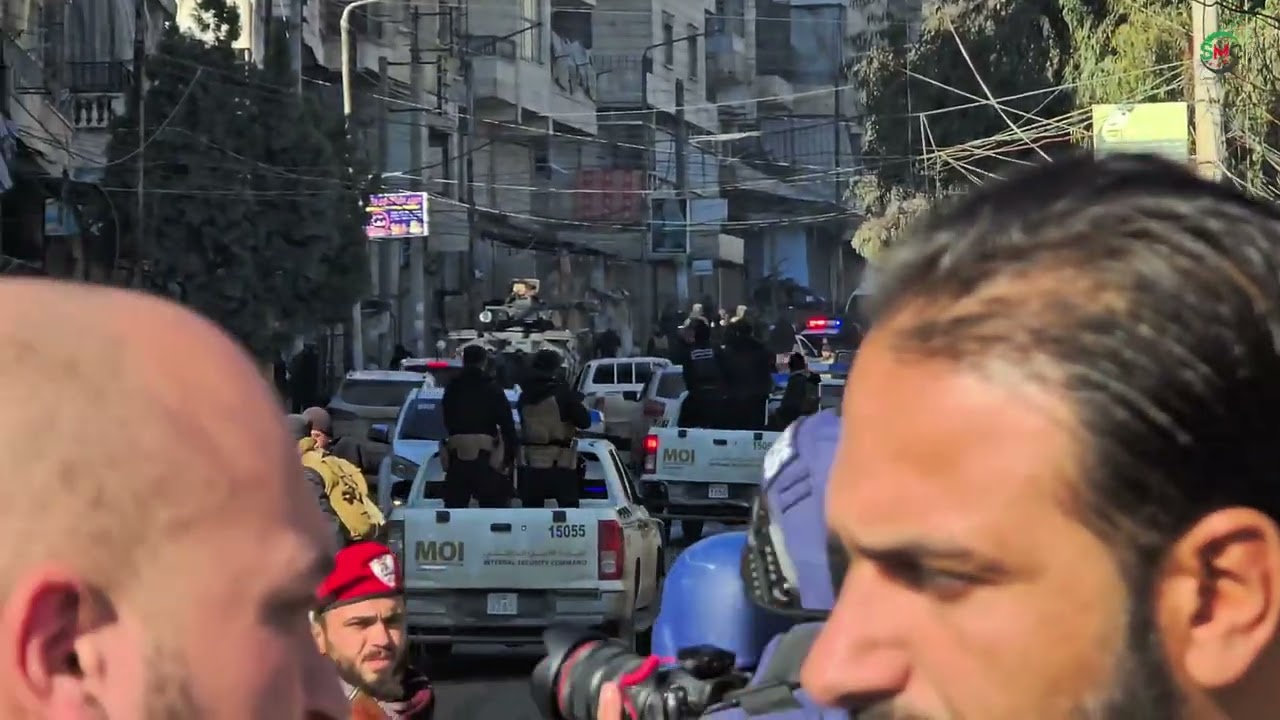 #حلب : بدء دخول الجيش العربي السوري الي حي الأشرفية في مدينة #حلب بعد سيطرة الجيش تصوير : عمار طيبس