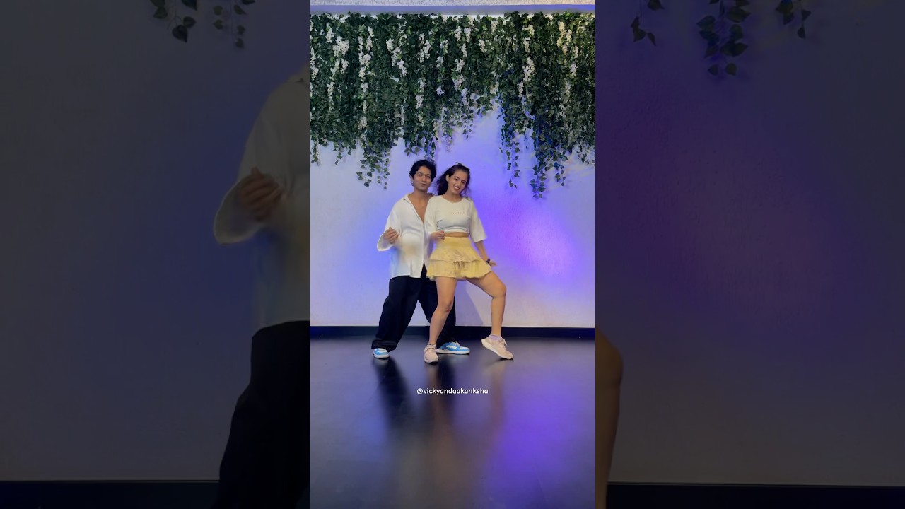 Aavan jaavan dance #vickyandaakanksha #aavanjaavan