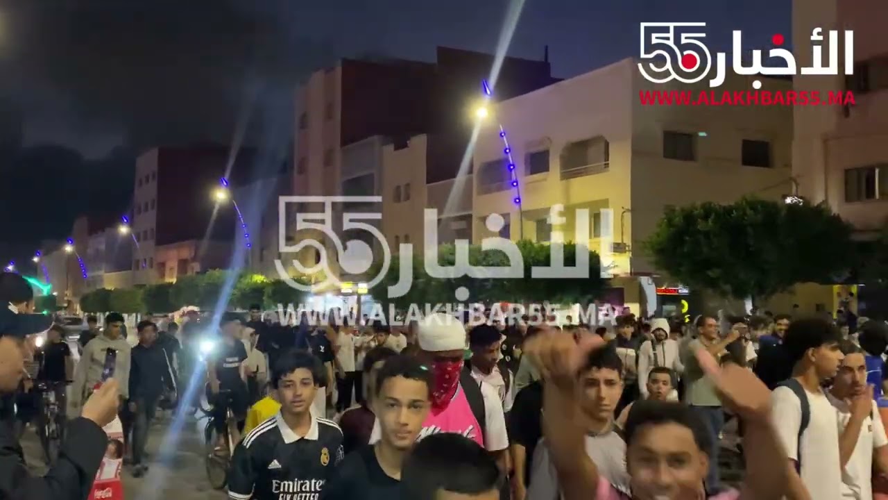 العروي.. مسيرة سلمية تنقلب إلى فوضى: تخريب وحرق للحاويات وتدخل أمني يفضّ الاحتجاجات