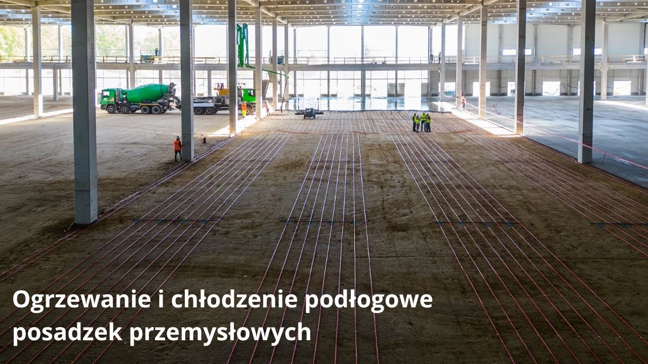 REHAU Ogrzewanie i chłodzenie podłogowe posadzki przemysłowej w hali magazynowej