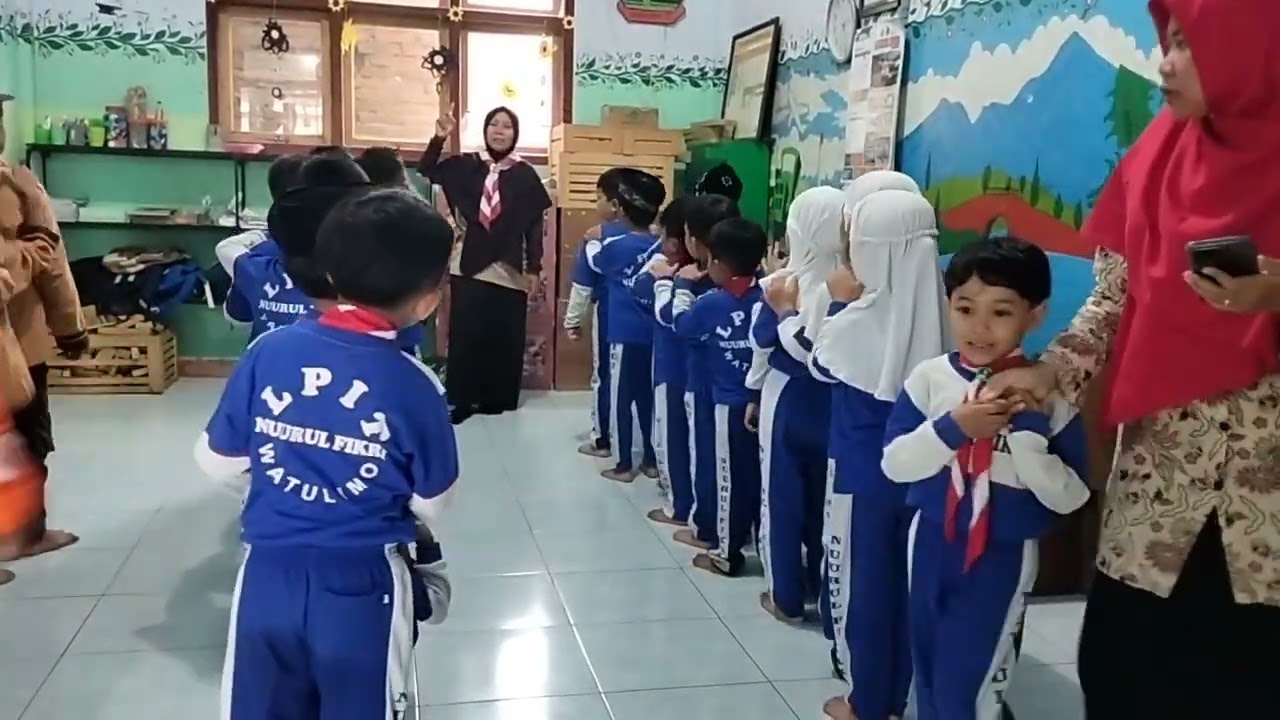 Pramuka Prasiaga bersama kakak SD