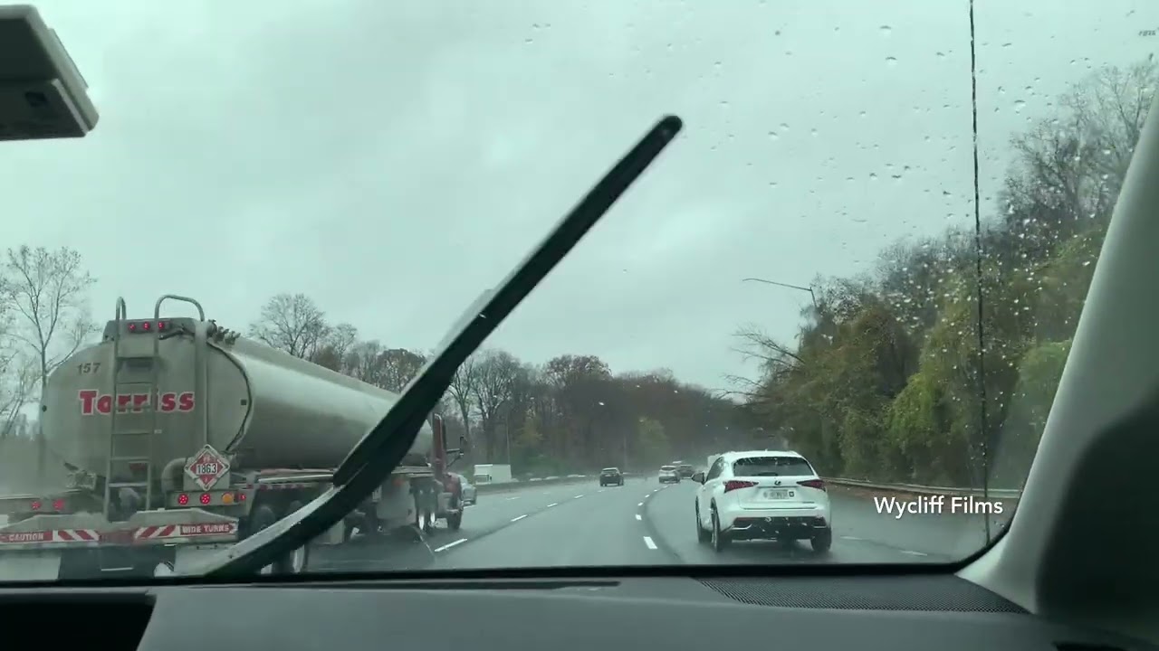 Driving to Washington Dulles Intl Airport from Maryland USA - Toyota Sienna