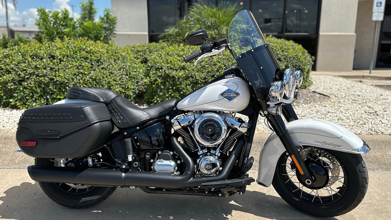 New 2025 Harley-Davidson Heritage in White Onyx Pearl  