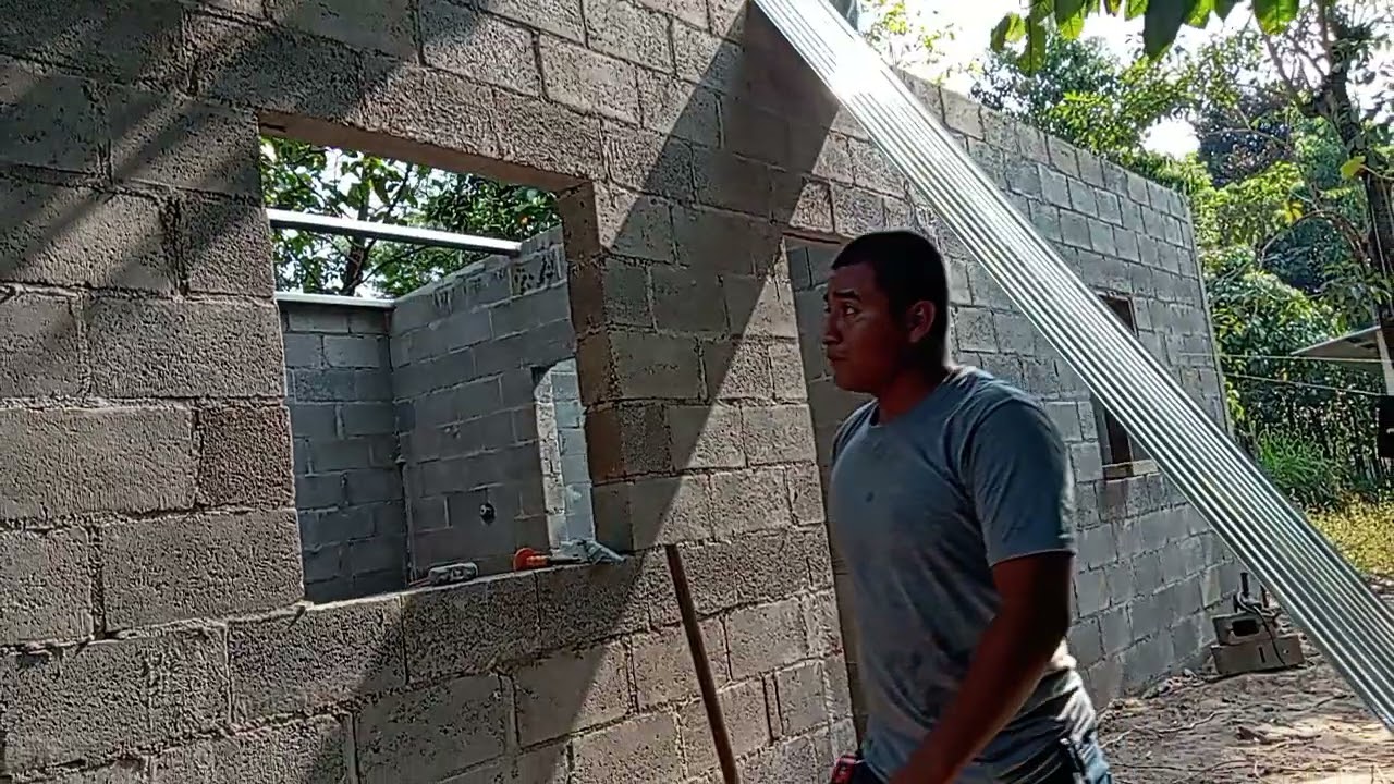 Empezando a colocar las Láminas para la casita de doña Ana y familia