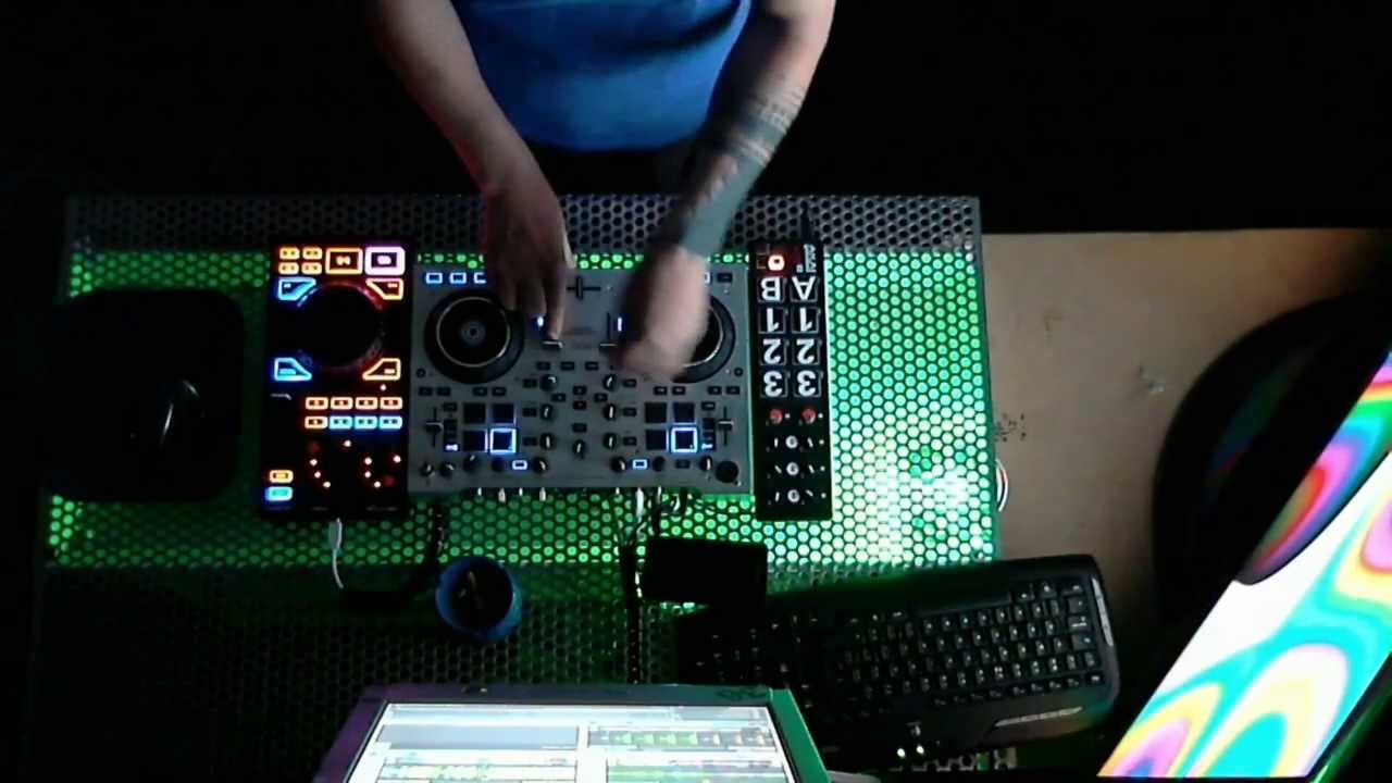 Hercules dj console RMX2 Landingzone1000 Tech-house demo