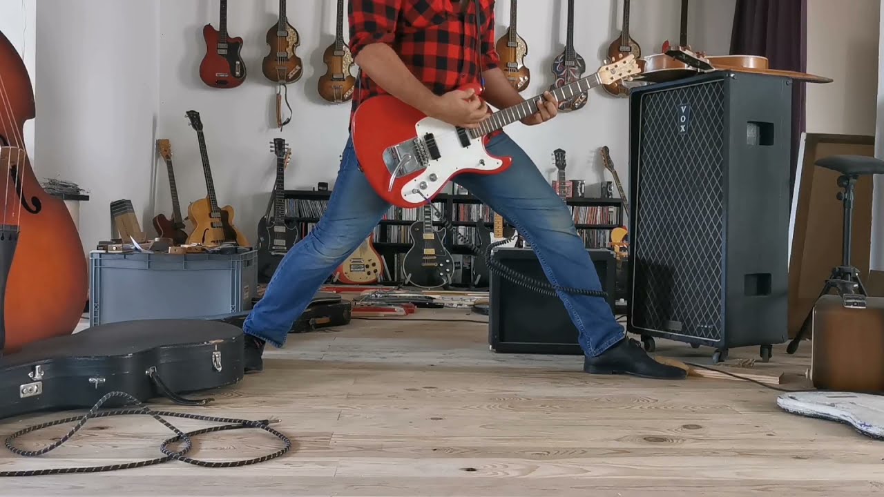 1965 Mosrite Ventures II Model & 1970s Mike Matthews Freedom Amp - Early Ramones Rig Judy is a Punk