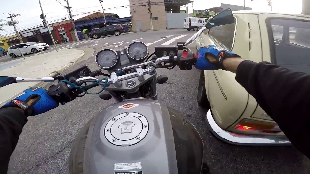 IVO ANDA ARMADO? PILOTANDO A CB 1300 CC SUPER FOUR (HORNET BOMBADA).