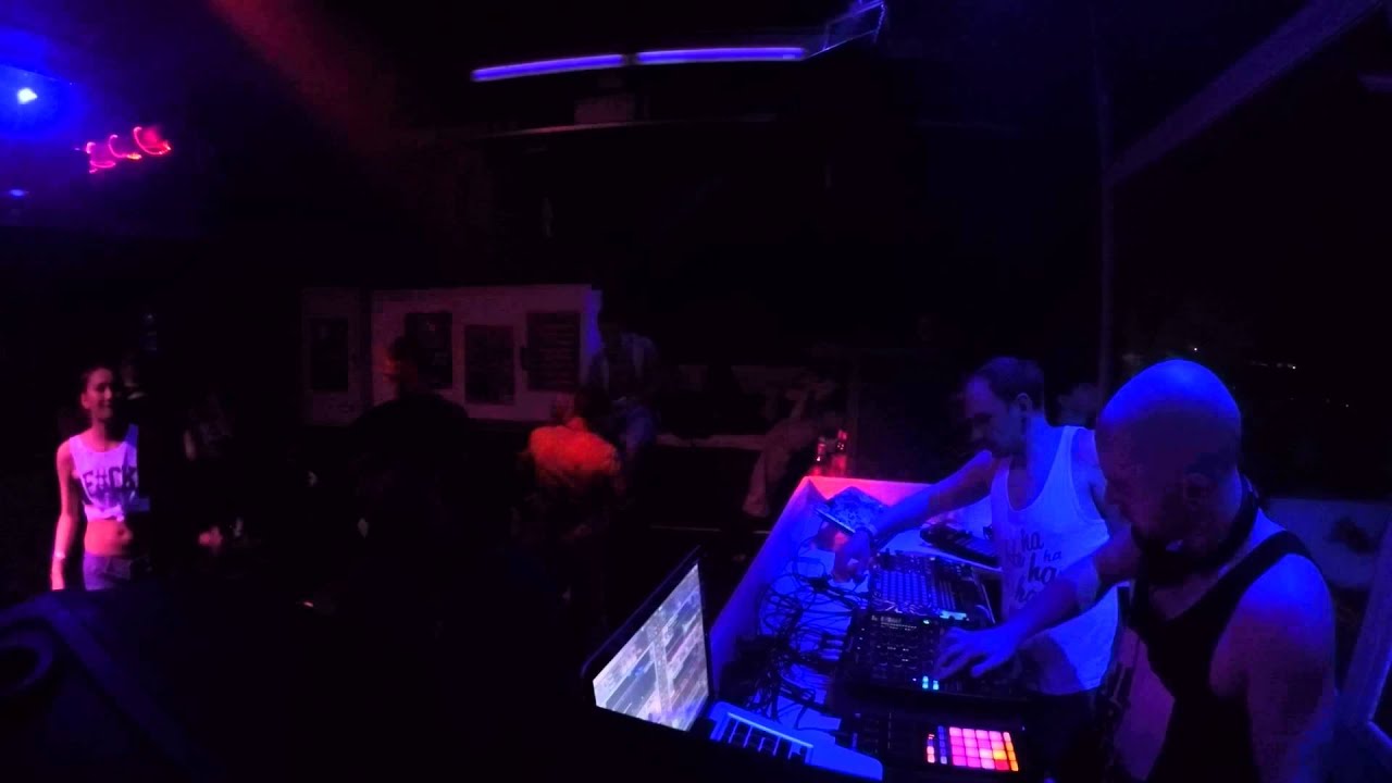 [bæɪsɪ] - Techno Queens @Club Borderline Basel 14.02.15