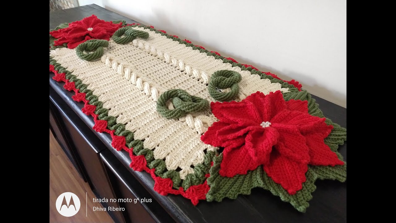 Trilho de mesa Natalino em croche