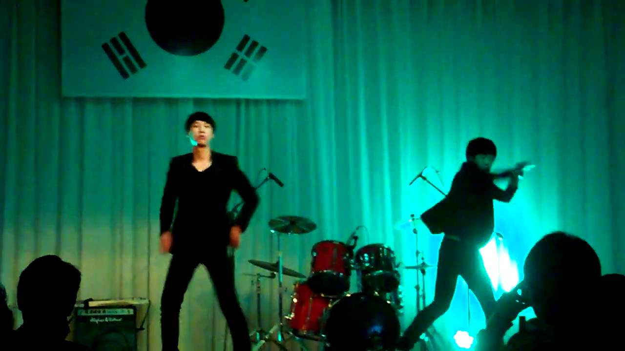 Korean high school students' SHINee-Lucifer dance cover.