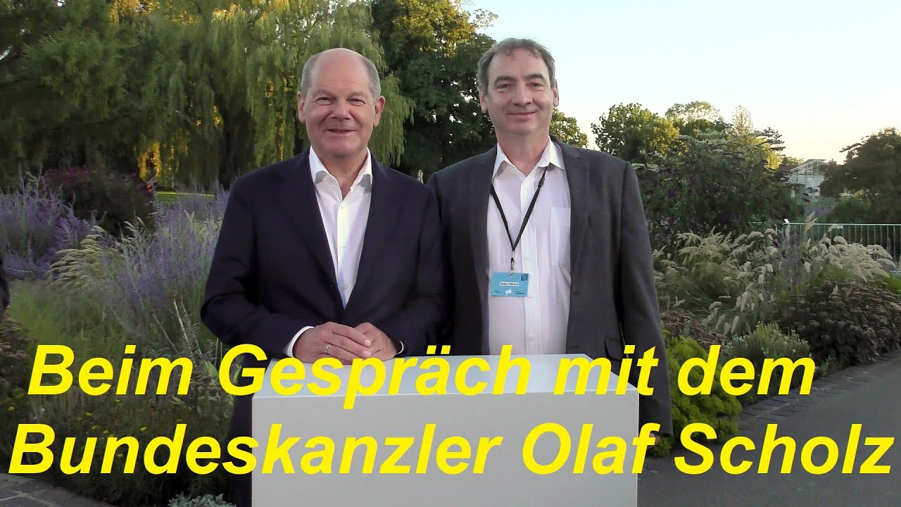 Beim Gespräch mit dem Bundeskanzler Olaf Scholz mit Grüßen nach Apolda