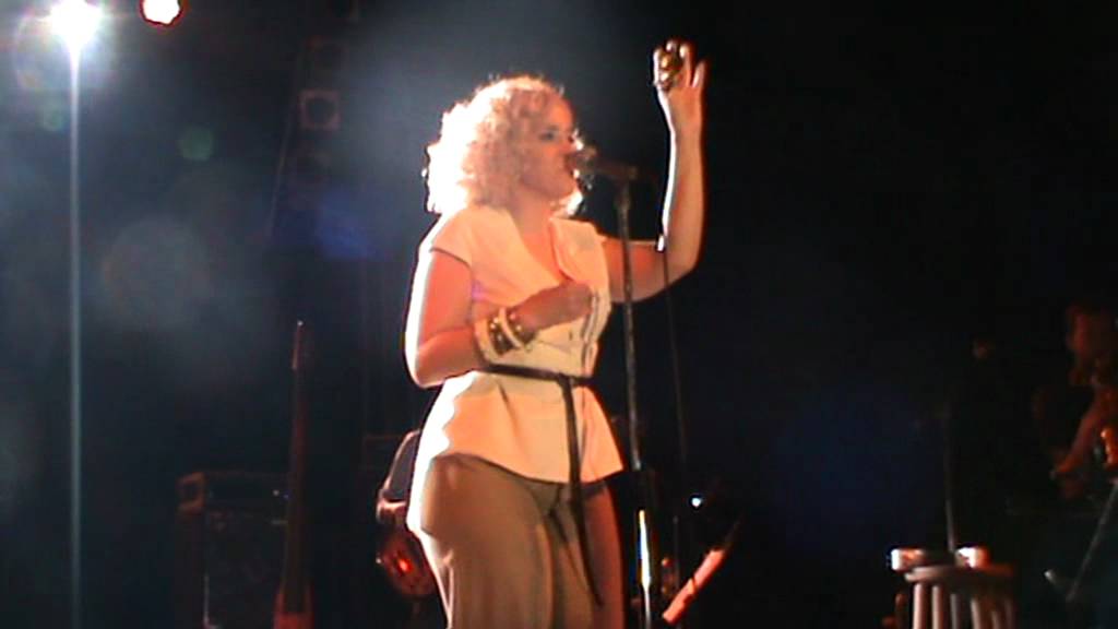 Natassa Bofiliou - Auto eimai (Gazi 05.07.2011)