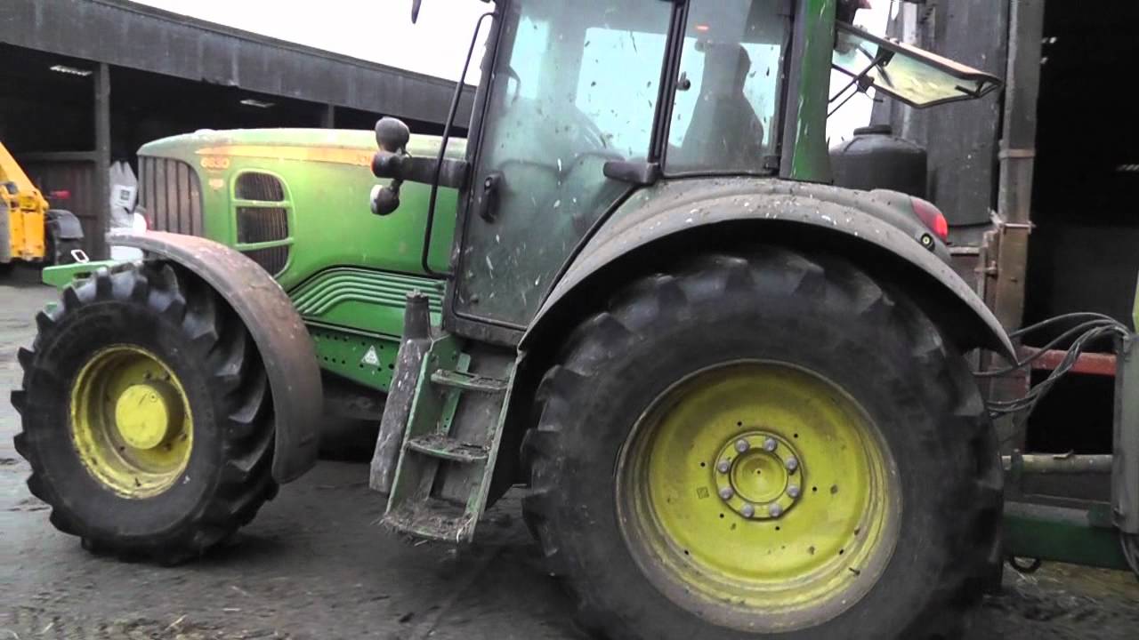 Feeding Cows with John Deere 6630 and Keenan Feeder