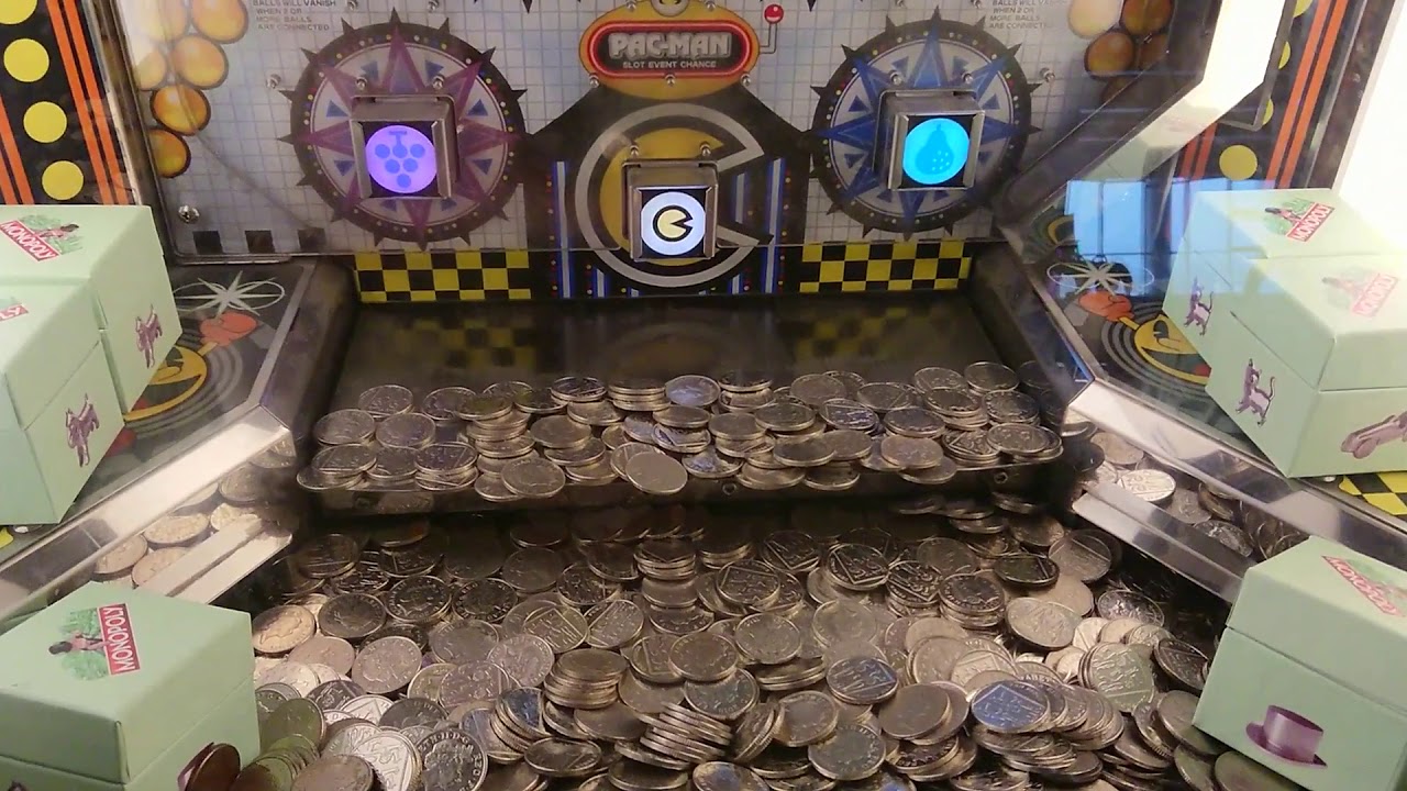 Playing Pac-Man Ball 10p Coin Pusher In The Arcades