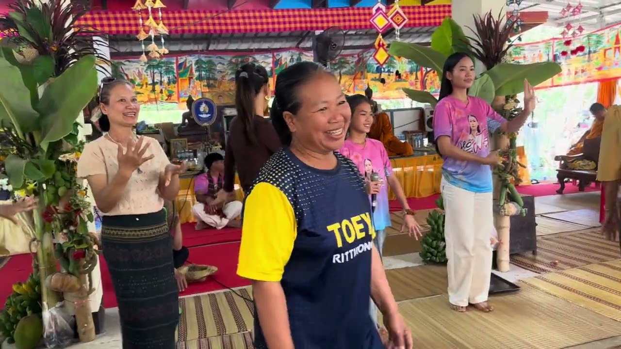 ธิดาลาวมาเซอร์ไพรส์ชาวบ้านแมด