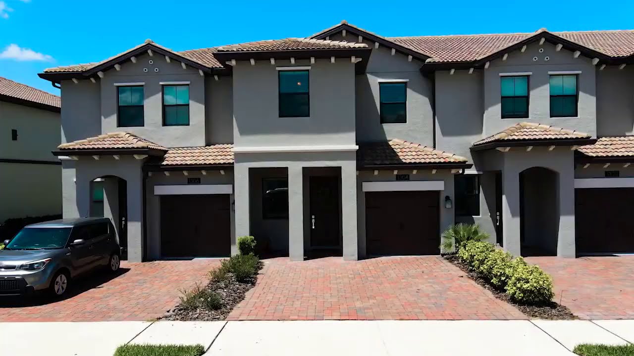 1304 Royal Saint George Boulevard, Davenport, FL 33896