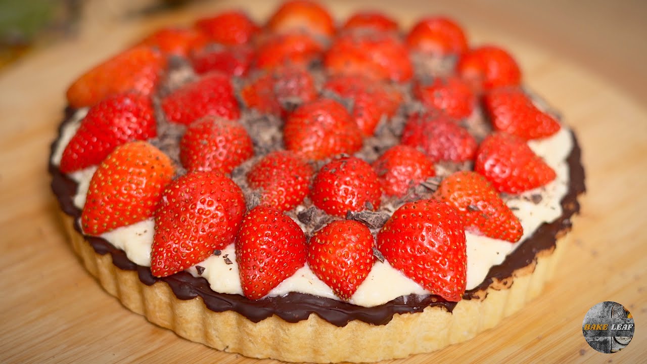 Classic Danish Strawberry Tart with Vanilla Cream
