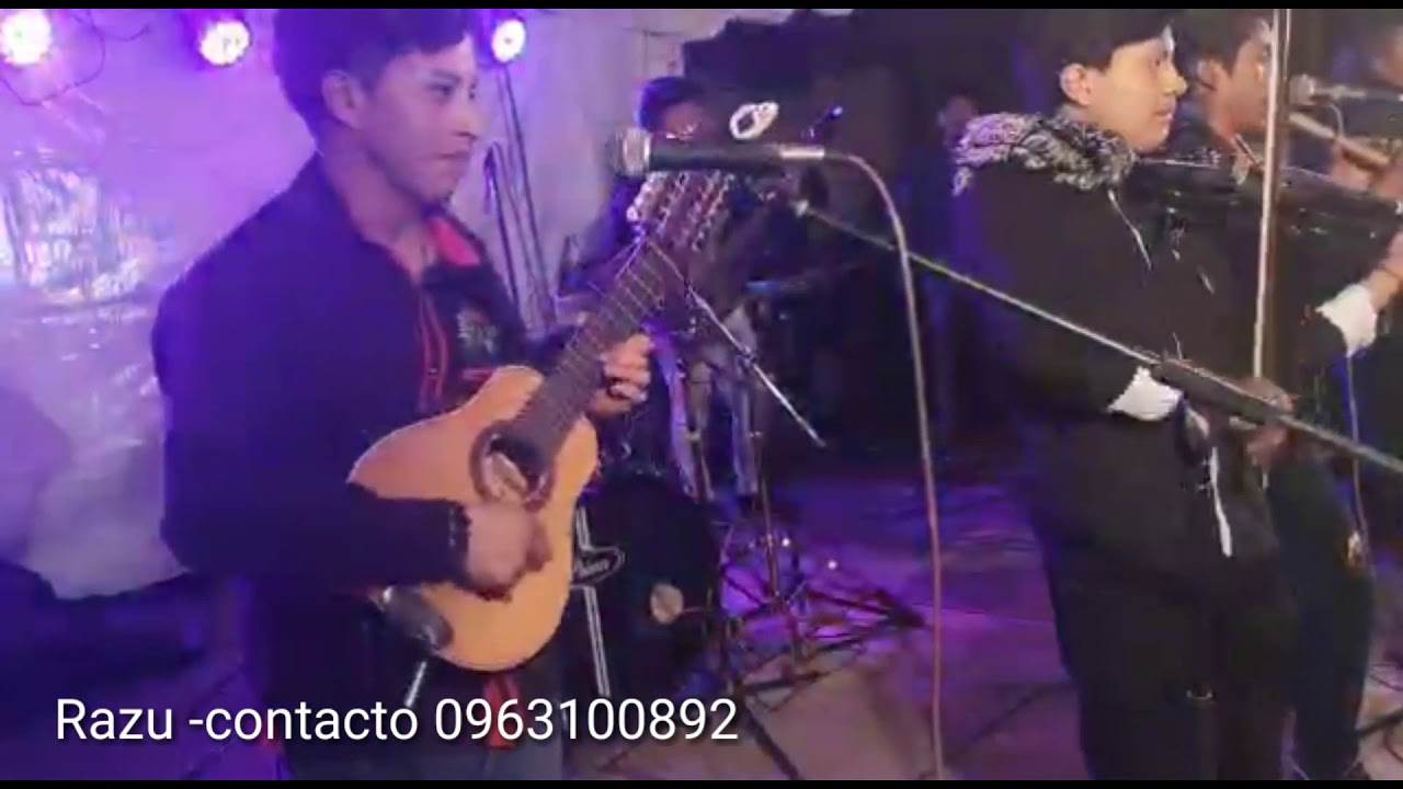 Razu en vivo Mosaico de wainos aguila negra, travoltoso a los filos de un cuchillo
