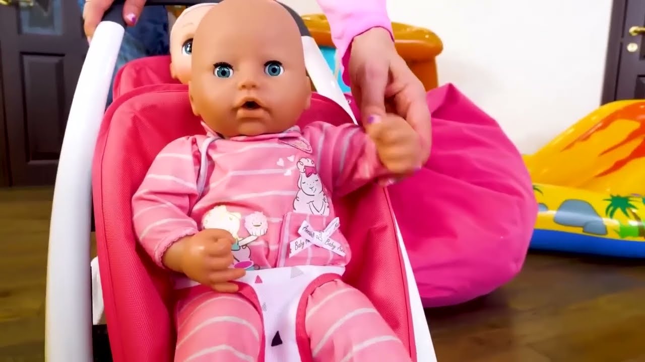 La bebé Annabelle y  Baby Alive van a pasar un día juntas. Videos de juguetes bebés