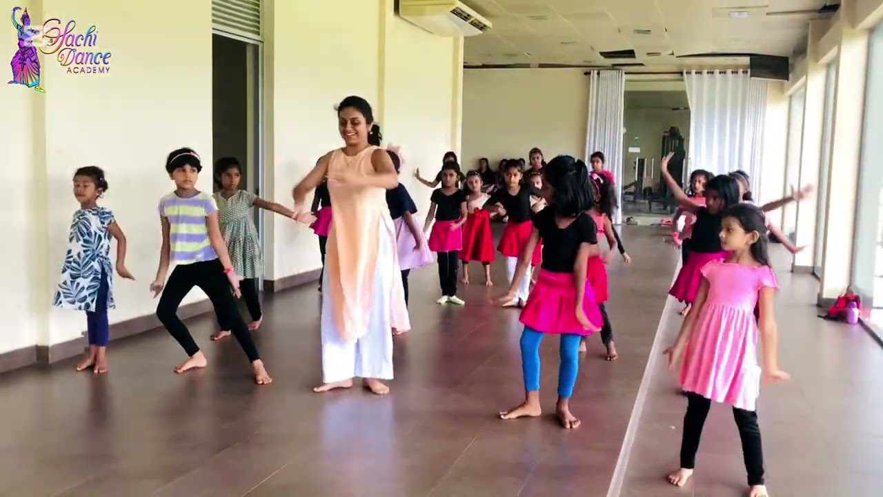 නෙලුනි Dance Cover ❤️😍 Sachi Dance Academy💃💕🌸 ටීචත් එක්ක හරි හරියට නටන පැංචියෝ #dance #1billion